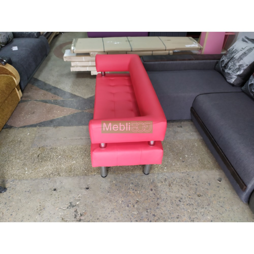 Офисный диван Стронг - красный матовый