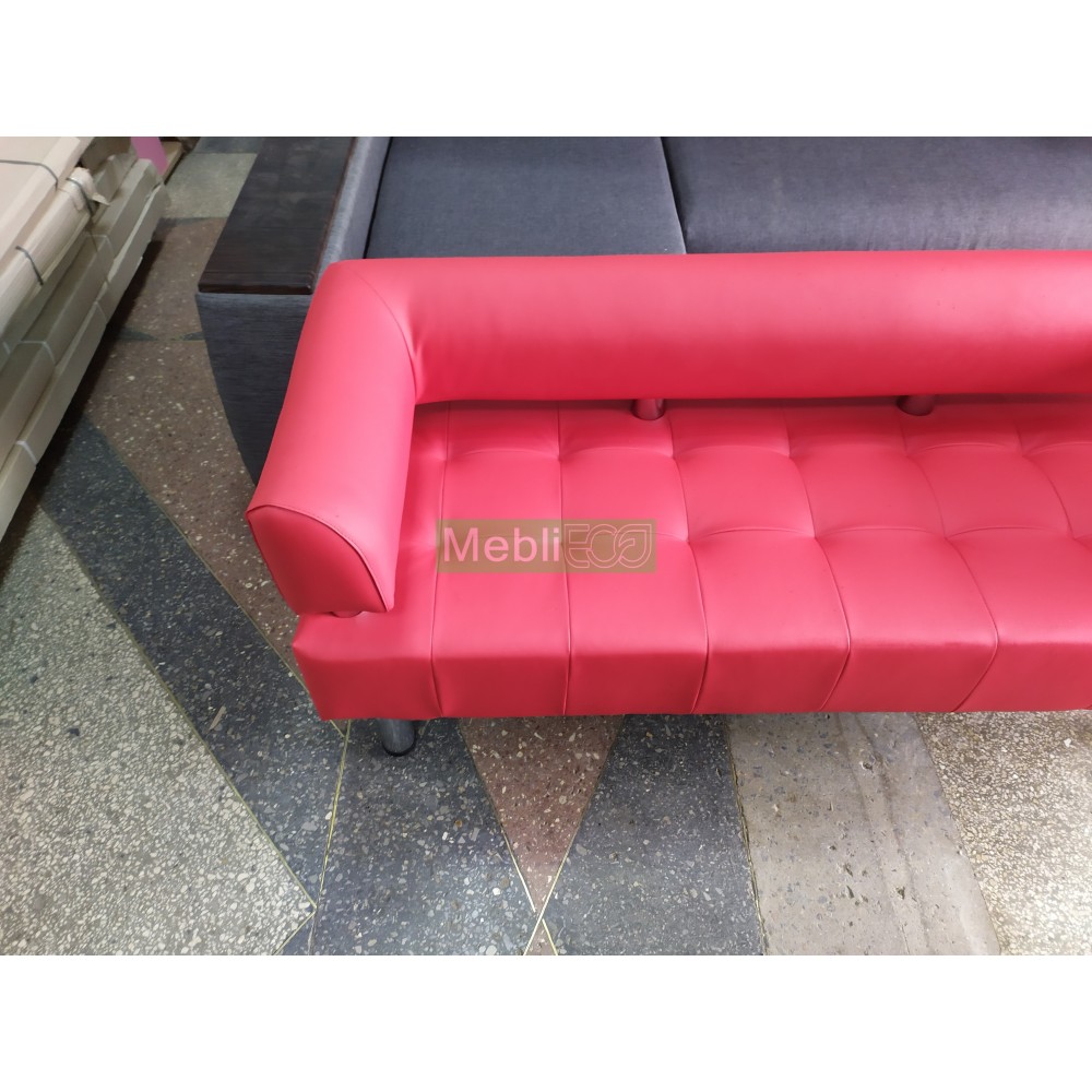 Офисный диван Стронг - красный матовый